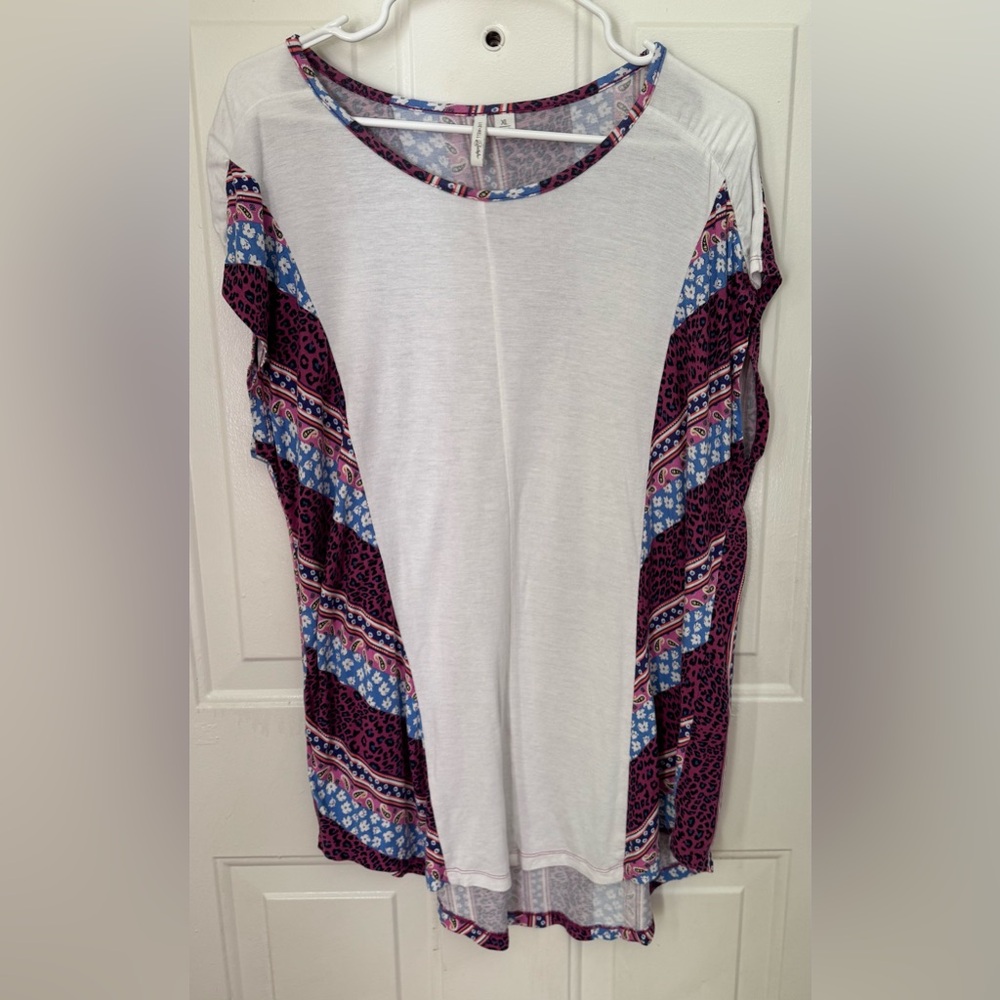 Live Will Lifestyle Boho White Top with Colorful Tribal Accents size XL
